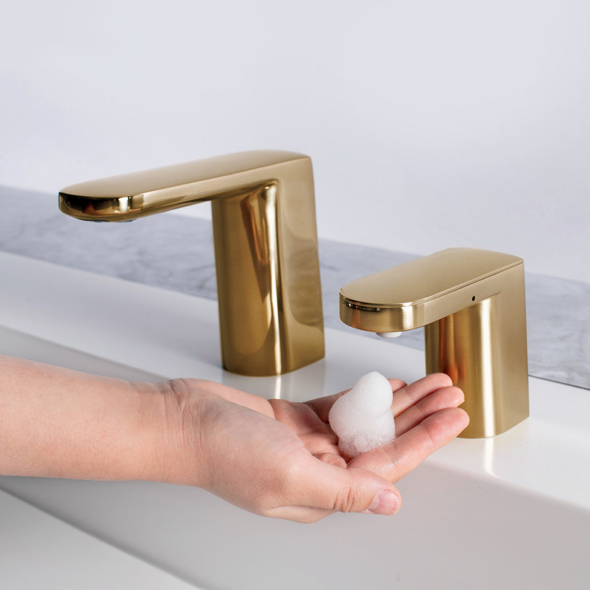 Bobrick 960 manufacturer product image